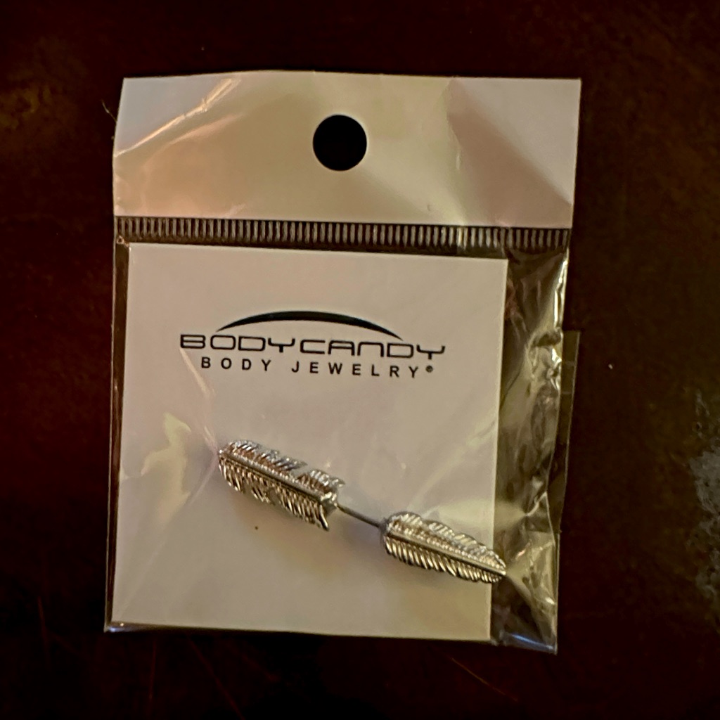 Brand New 1pc Feather Earring